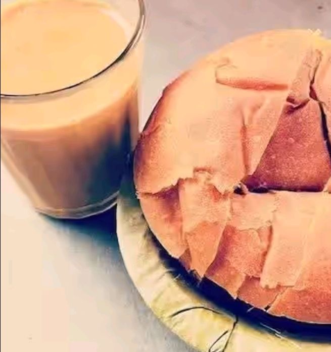 Plain Bun With Chai