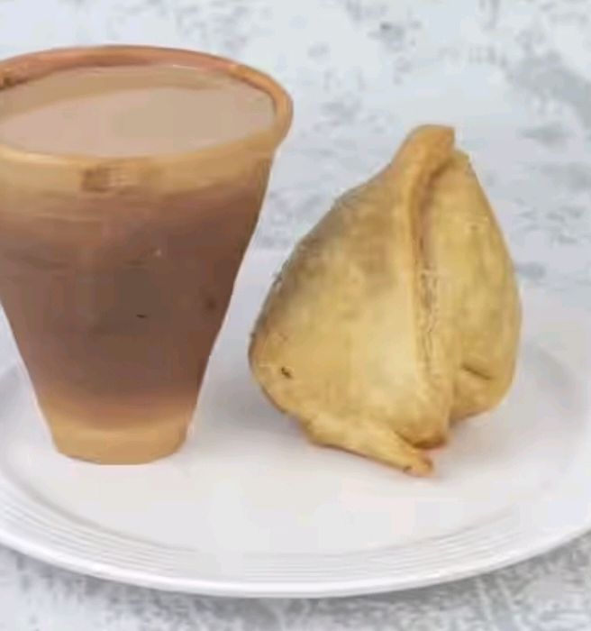 Khulad Chai With Samosa