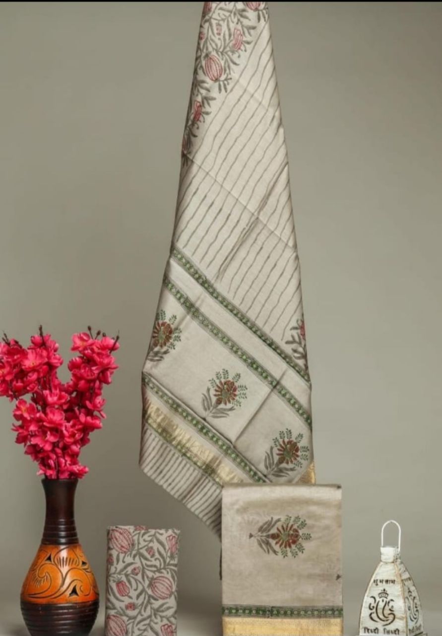 Maheswari Silk Suit view 2
