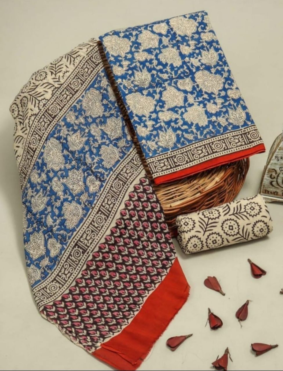 Maheswari Silk Suit view 4