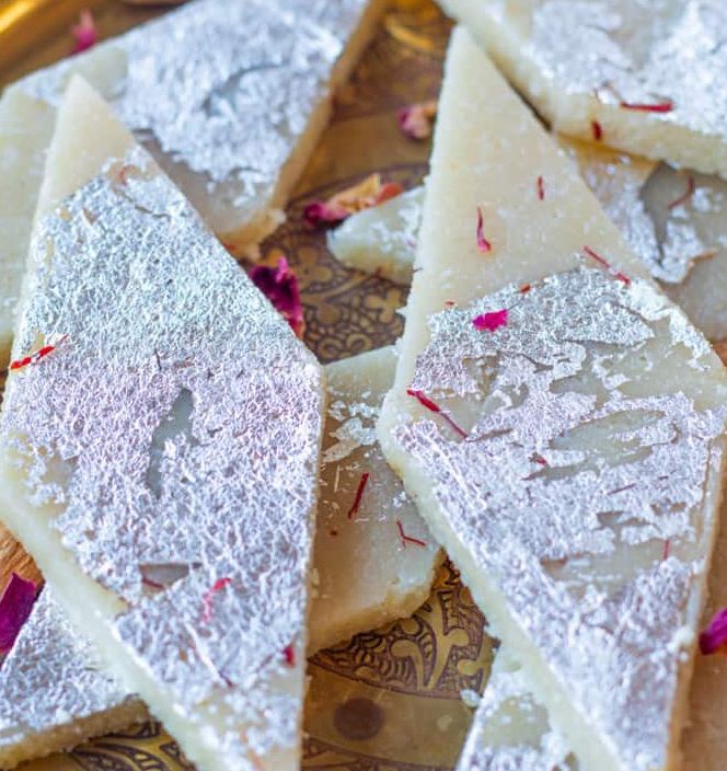 Triangular Plain Barfi, 1 Kg