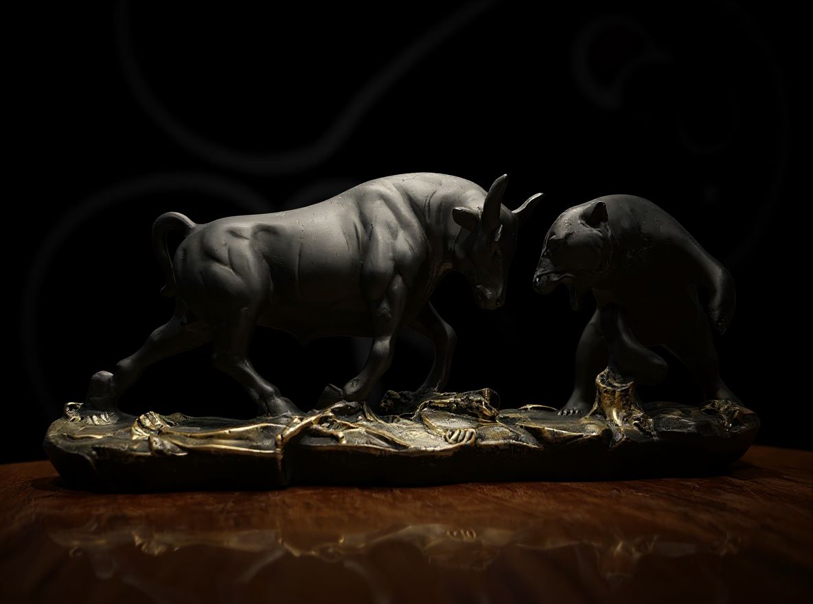 Stock Market Bull and Bear Statue 4/10" Code:VM685L view 3