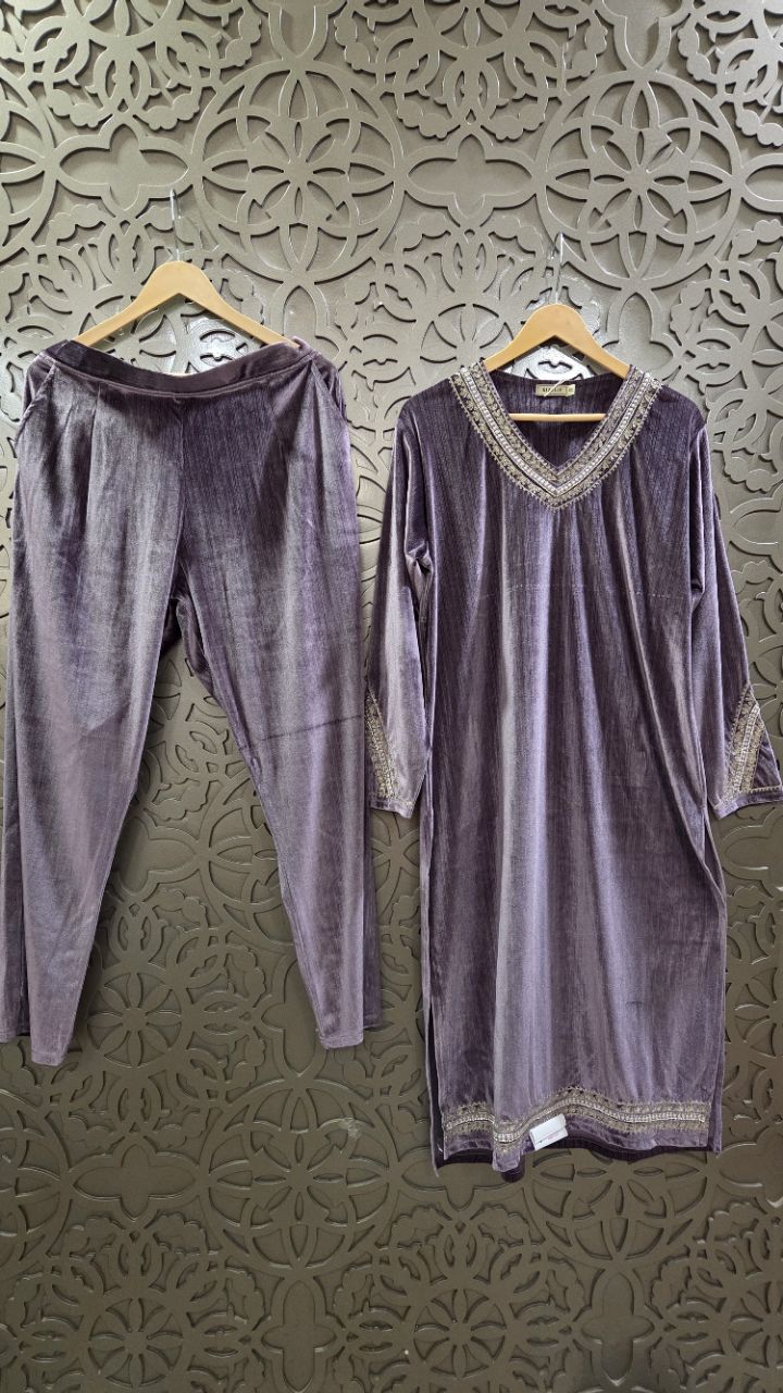 Elegant Lavender Kurta Set view 2