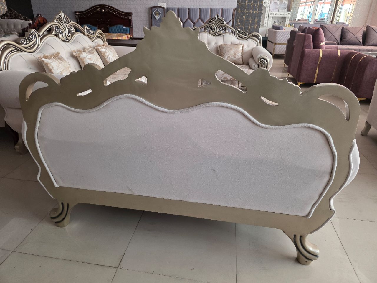 Elegant Royale Sofa Set view 5