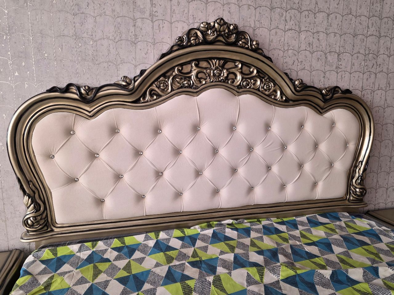 Royal Windsor Bed view 4