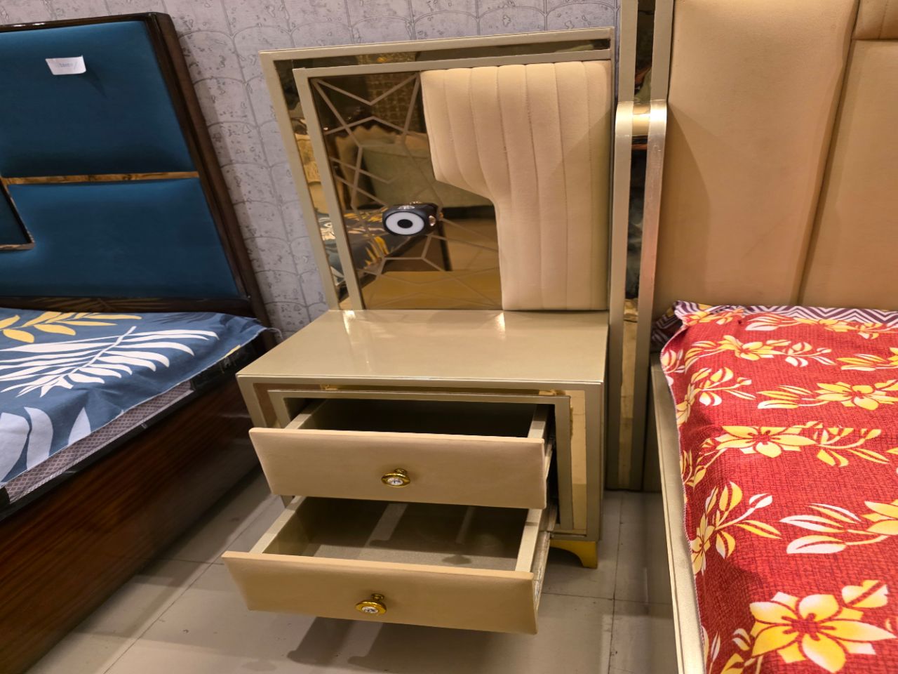 Regal Aura Bed view 5