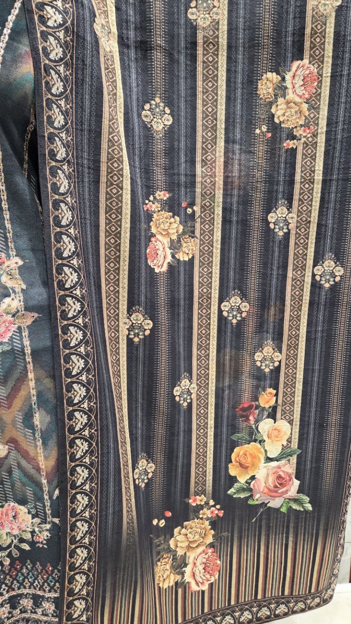 Embroidered Kurta Set view 3