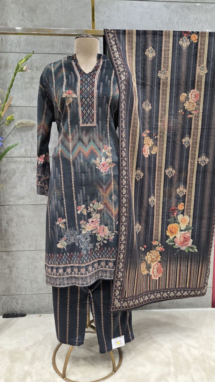 Embroidered Kurta Set