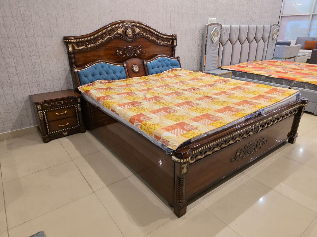 Royal Carved Wooden Storage Bed (Hydraulic) view 4