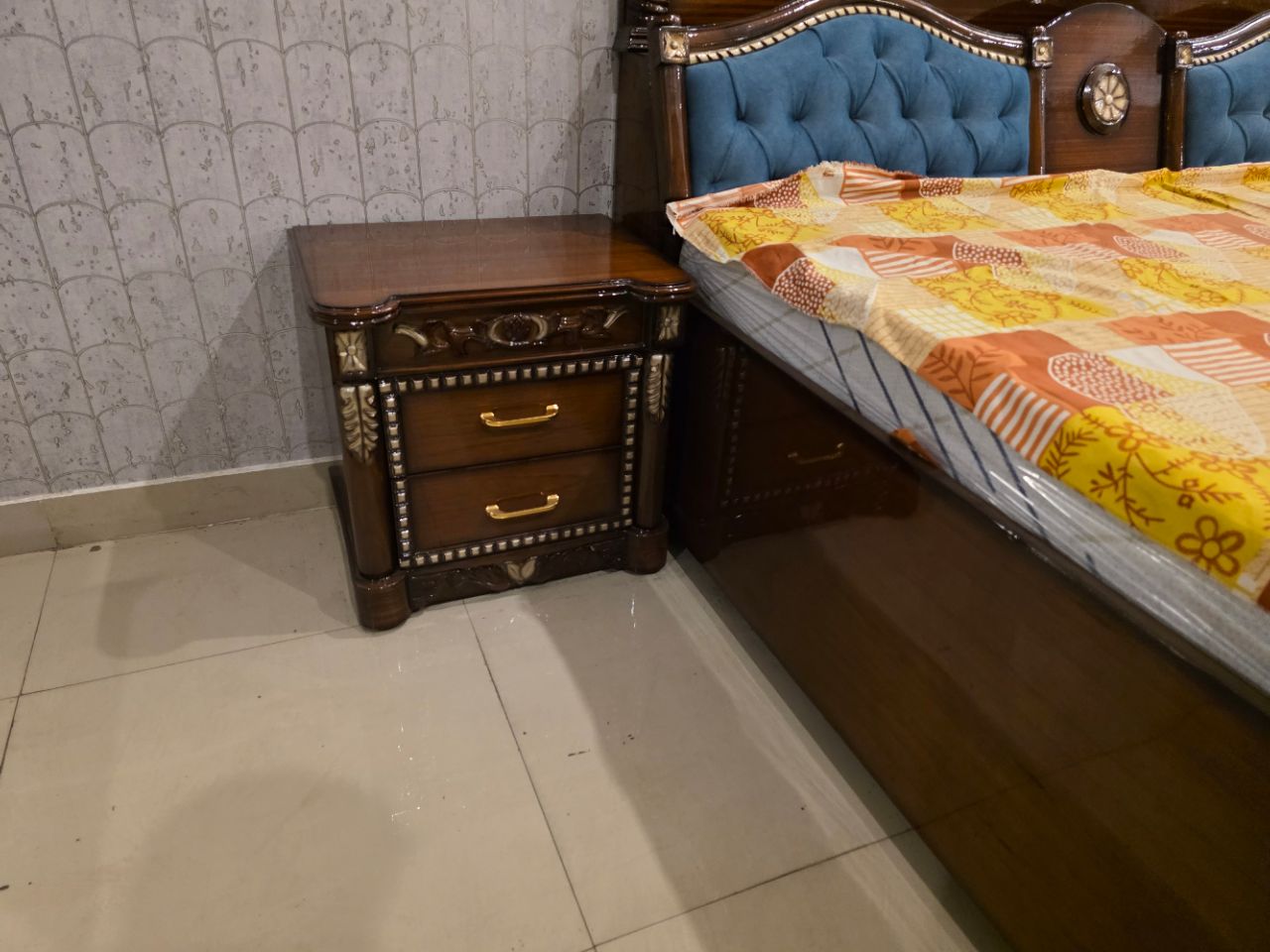 Royal Carved Wooden Storage Bed (Hydraulic) view 5