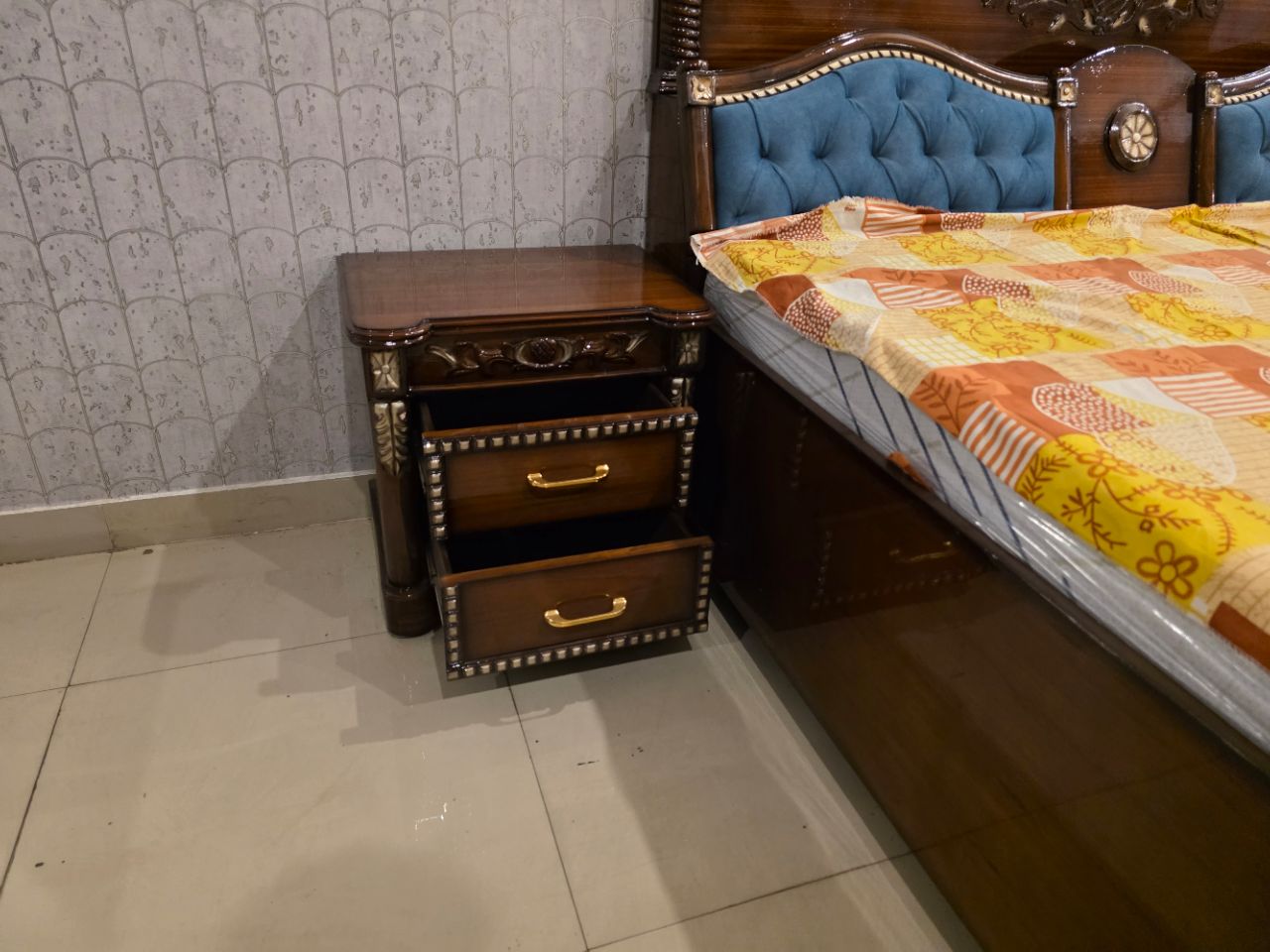 Royal Carved Wooden Storage Bed (Hydraulic) view 6