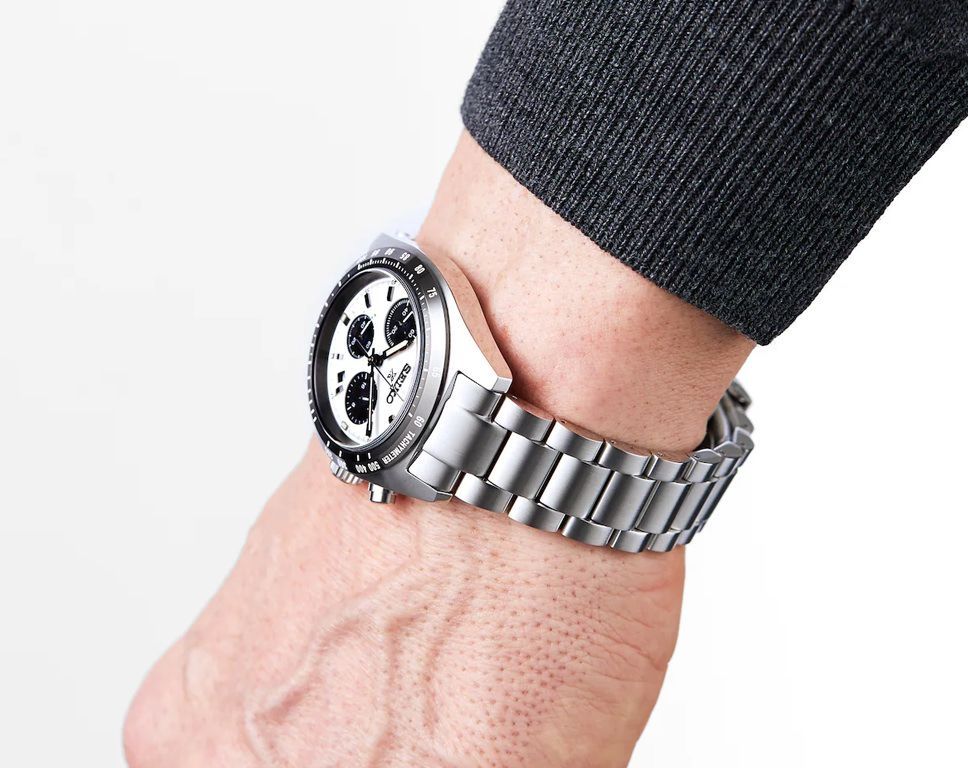 Seiko Chronograph SSC813P1 view 5