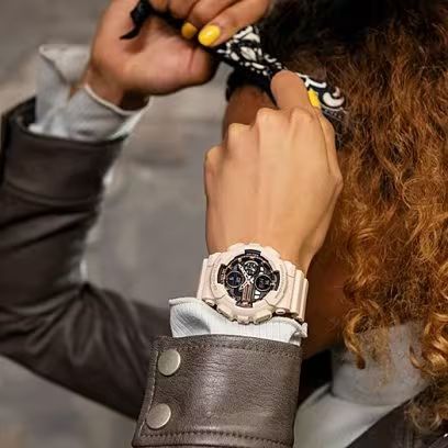 G-Shock GA-700-4A G1061 view 2