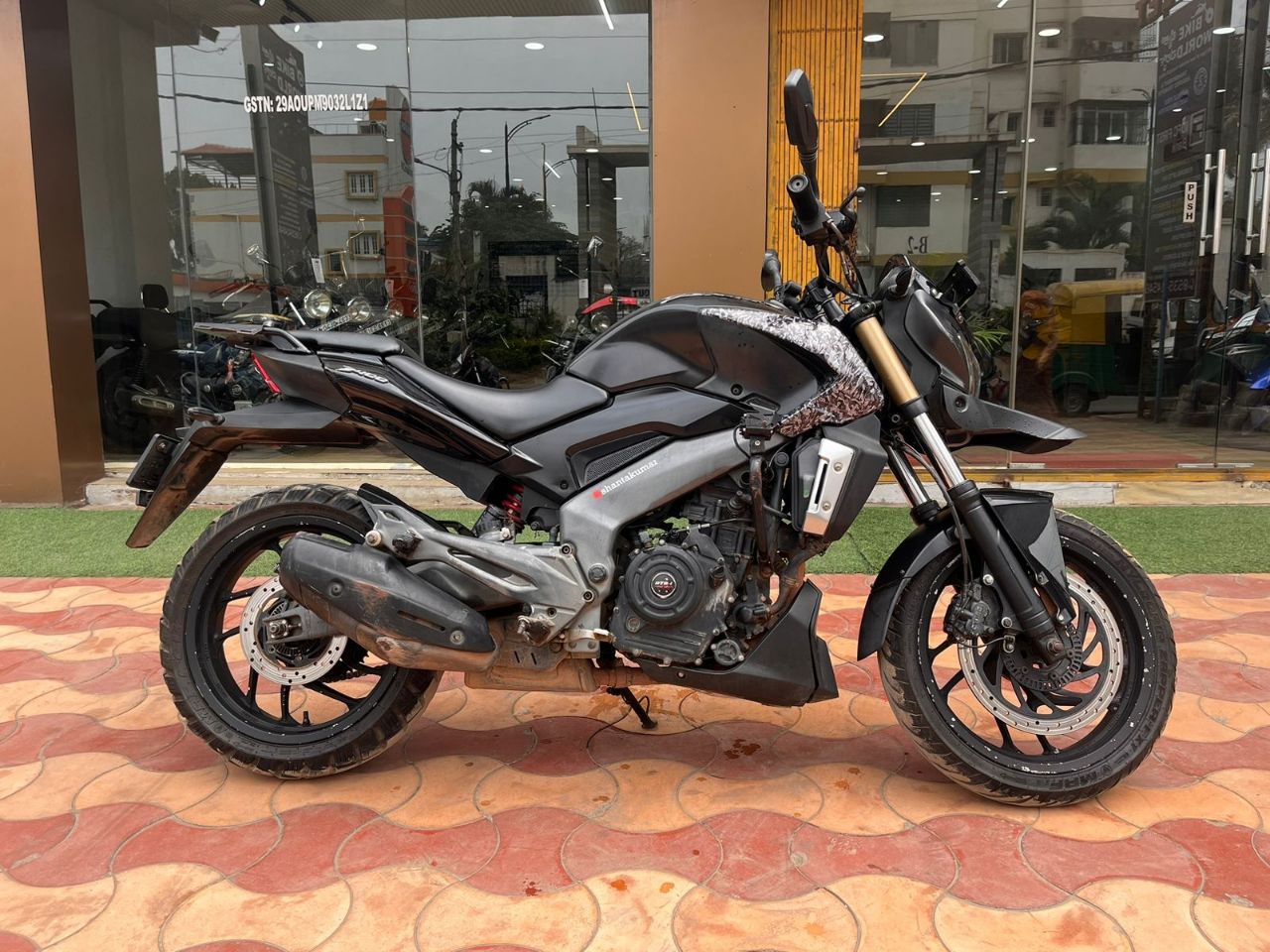 Dominar D400/2017 Model view 4