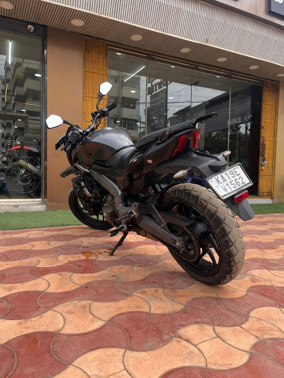 Dominar D400/2017 Model view 6