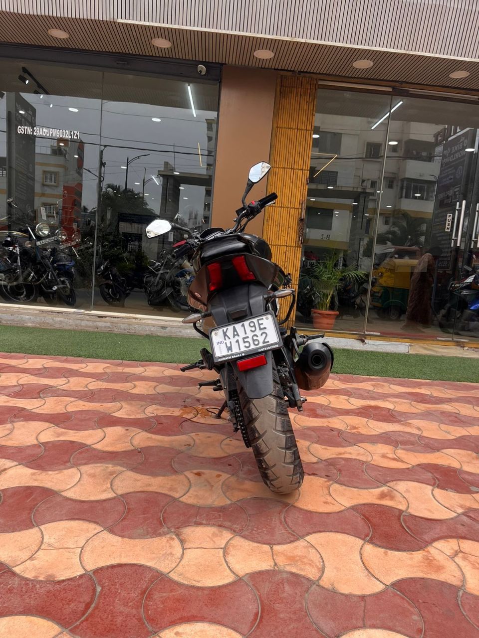 Dominar D400/2017 Model view 8