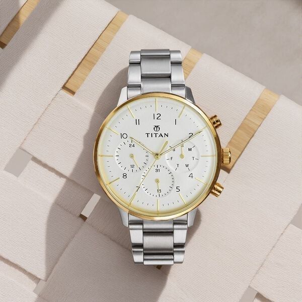 Titan Chronograph Watch 90102BM01 view 3