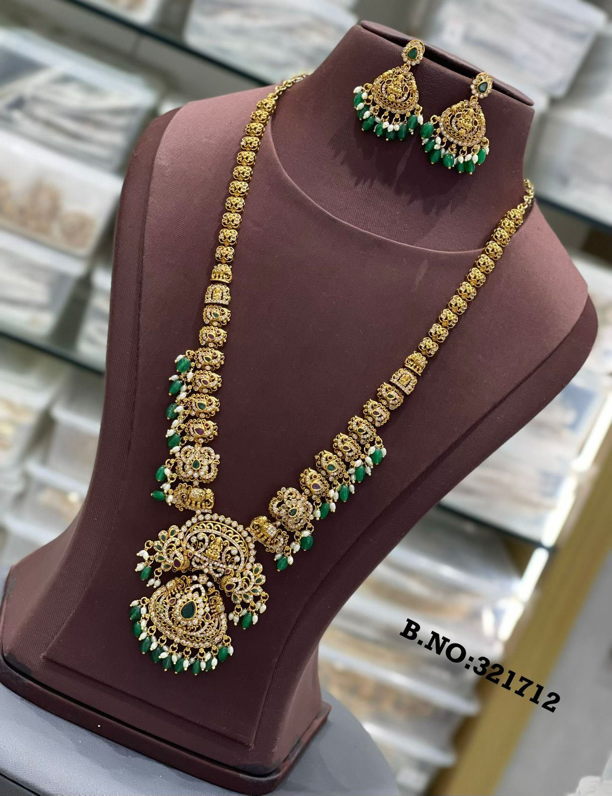 Ornate Gold Necklace and Earrings Set view 2