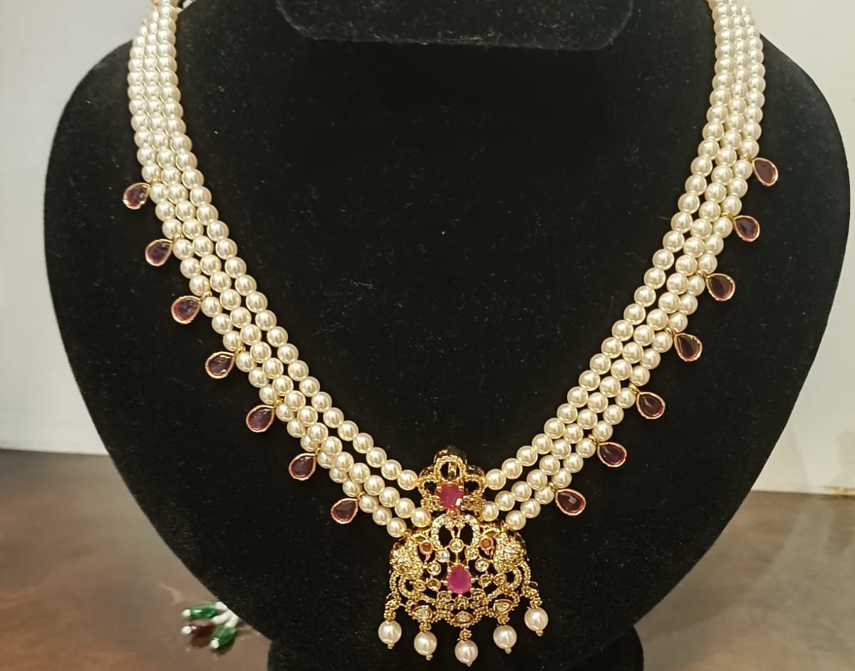 Making necklace