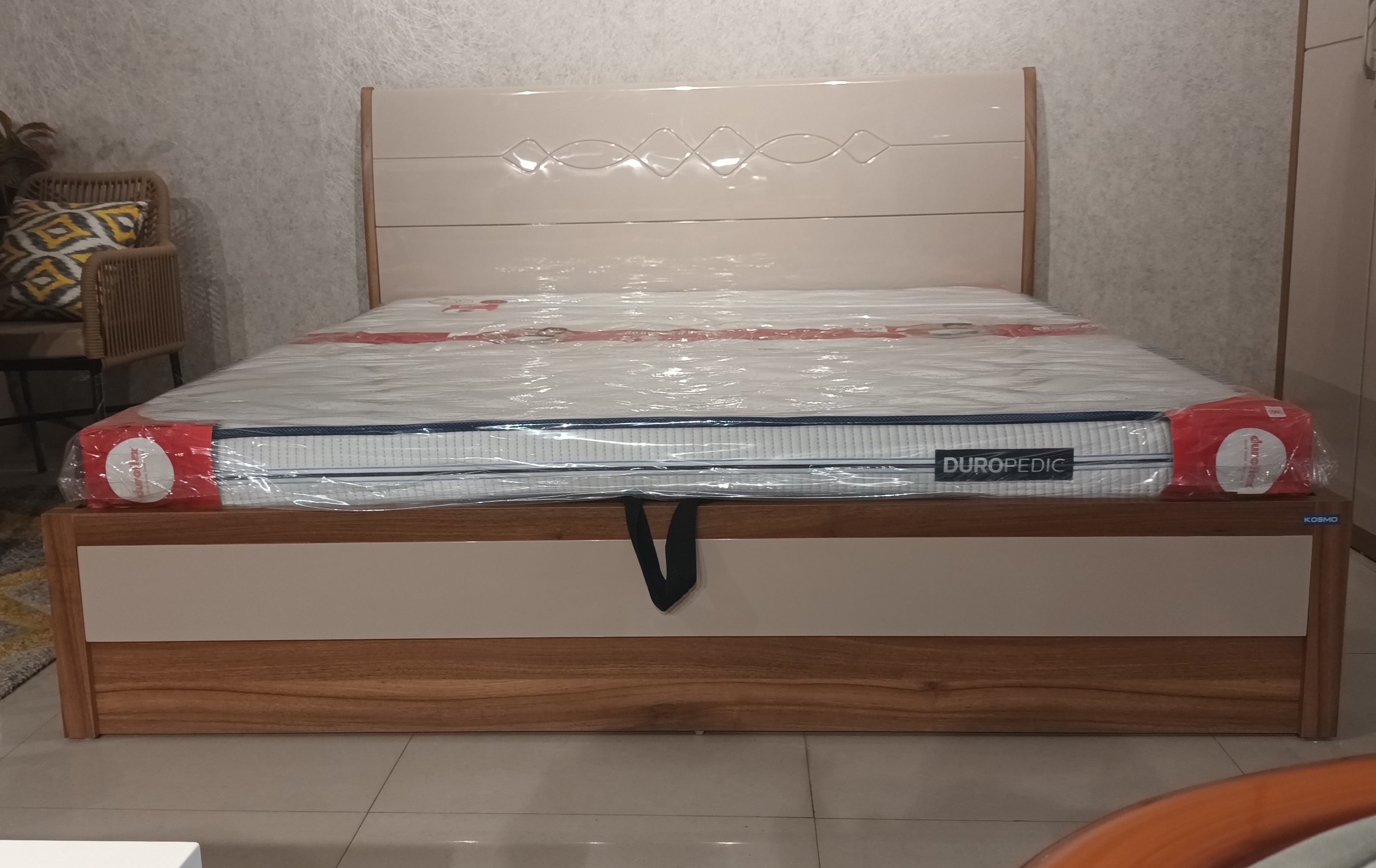 Pearl King Bed view 2