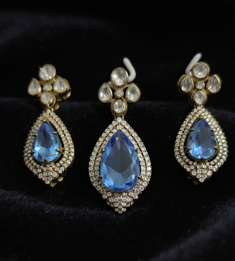 PENDENT
