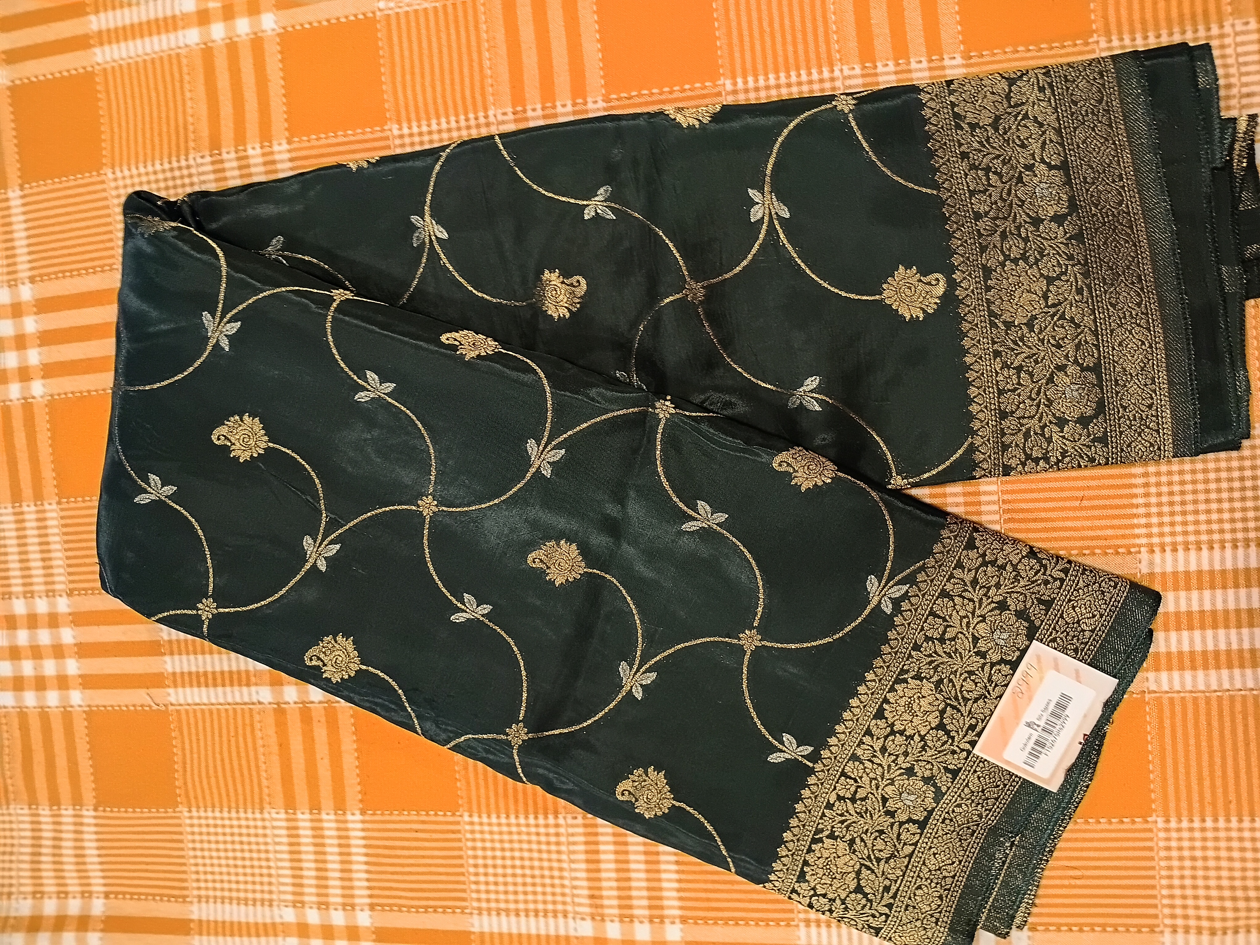 Green Grap Banarasi Saree 010 view 2