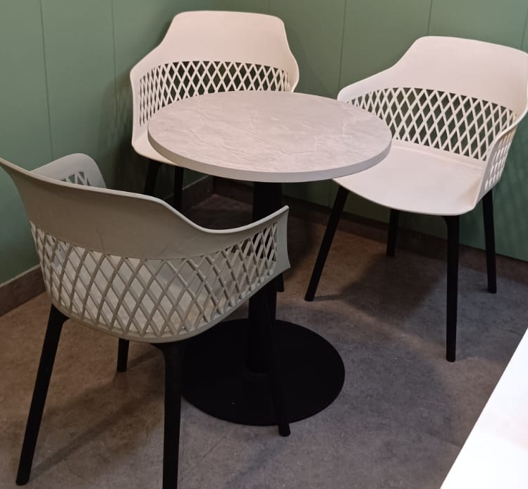 Lattice Dining Set view 2
