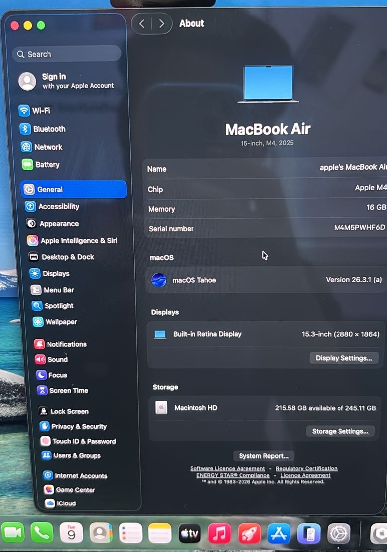 Apple MacBook Air view 2