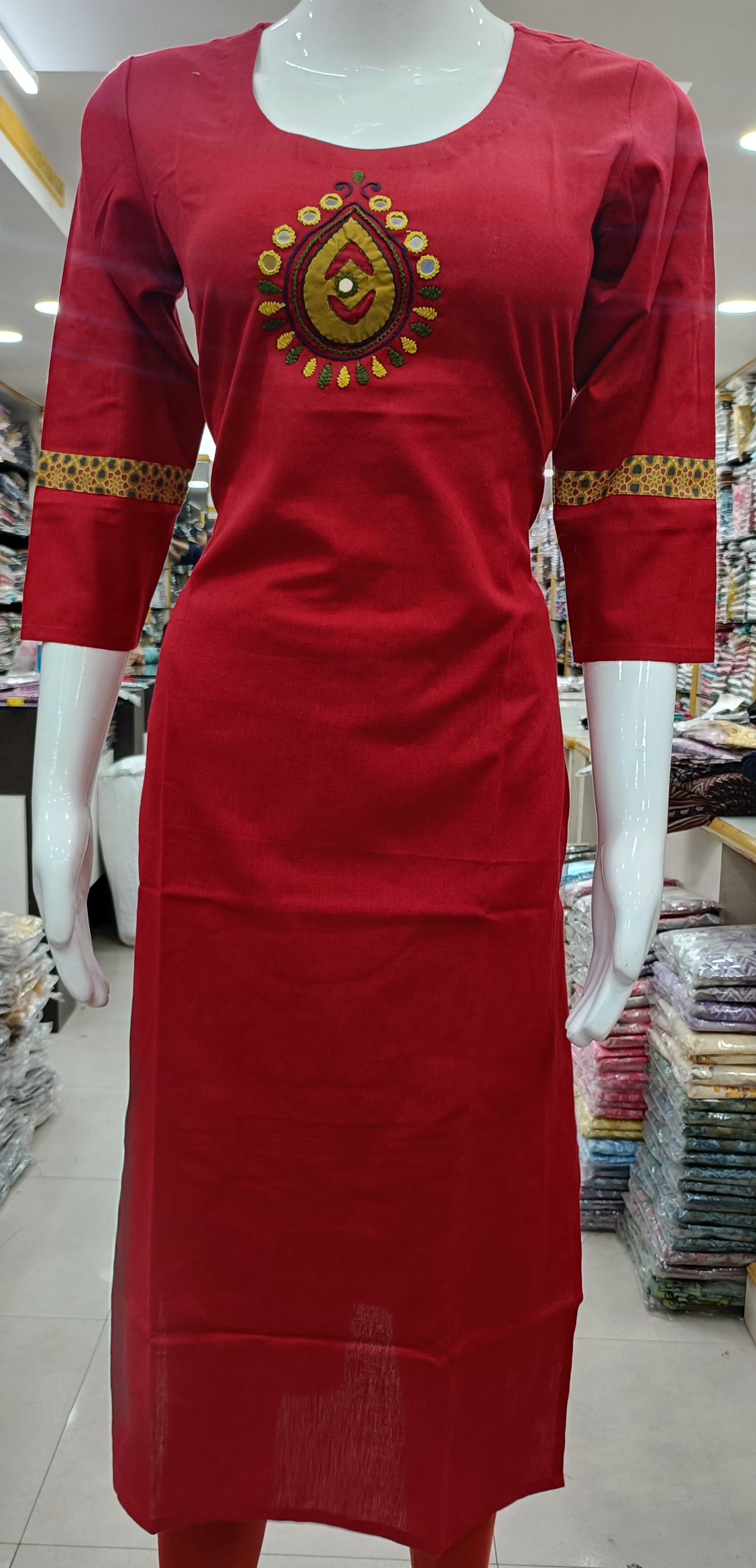 Kurta Embroidered Red view 2