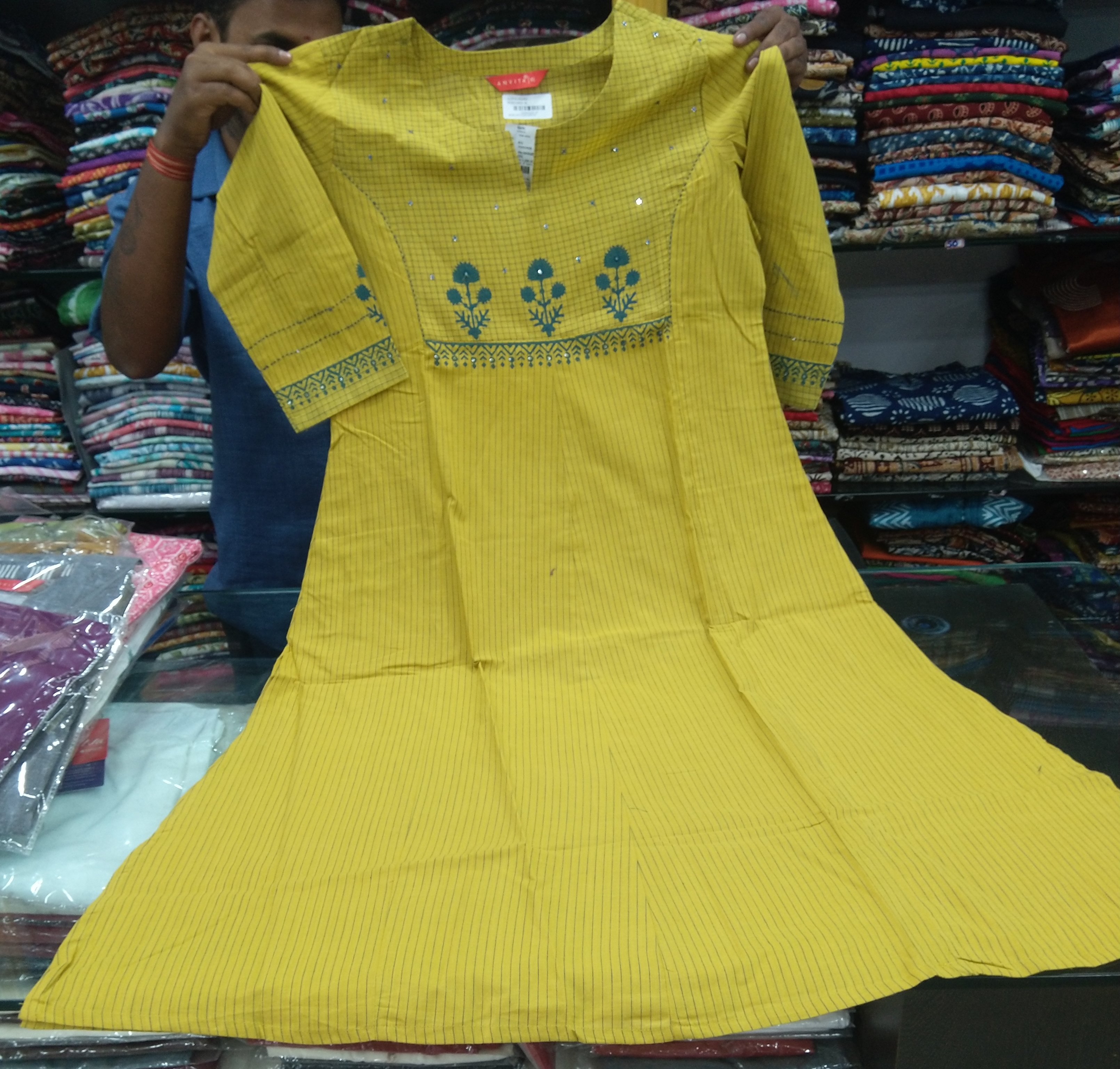Yellow Kurti Embroidery view 2