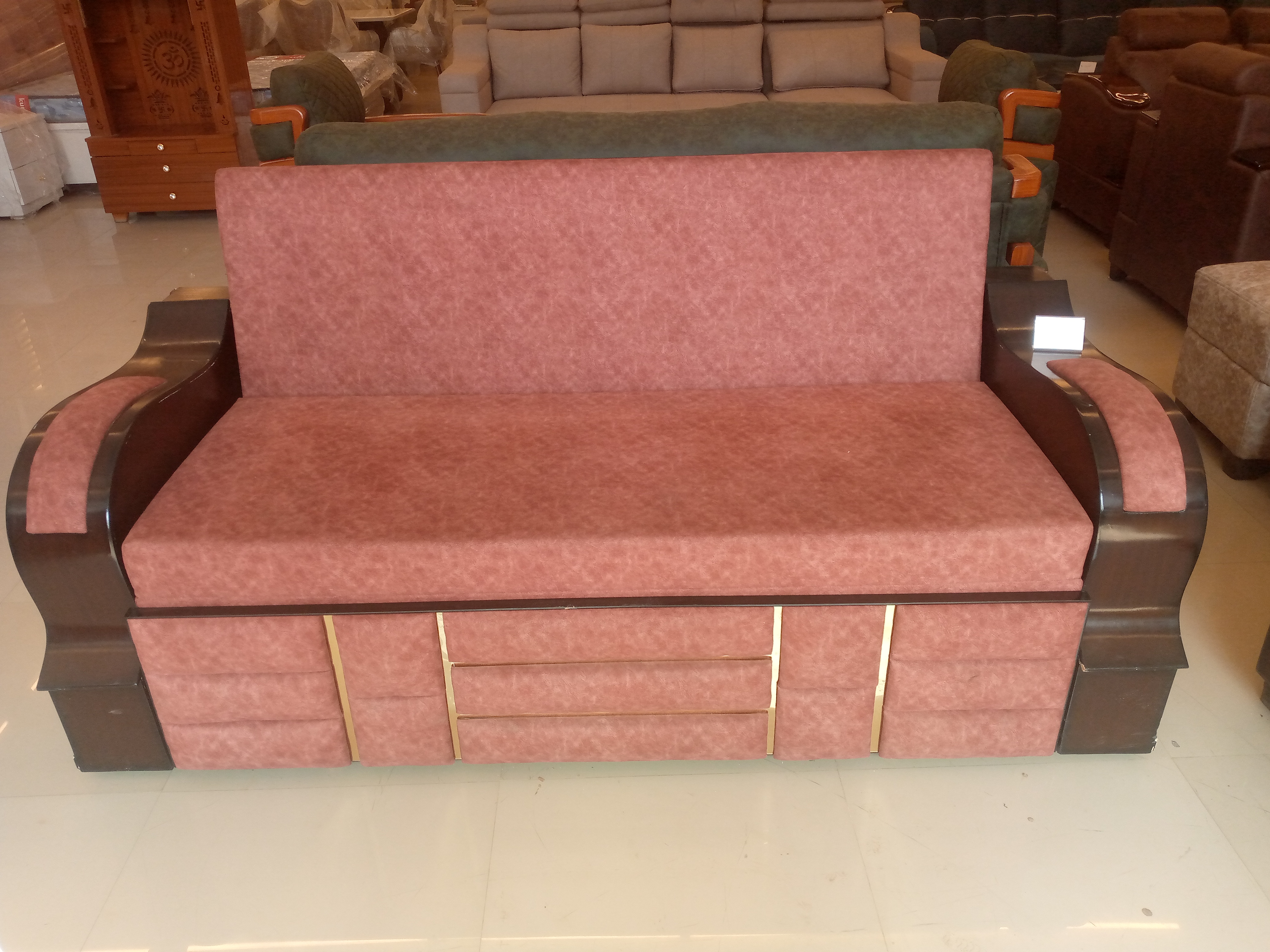 Cumbed sofa set .. view 2