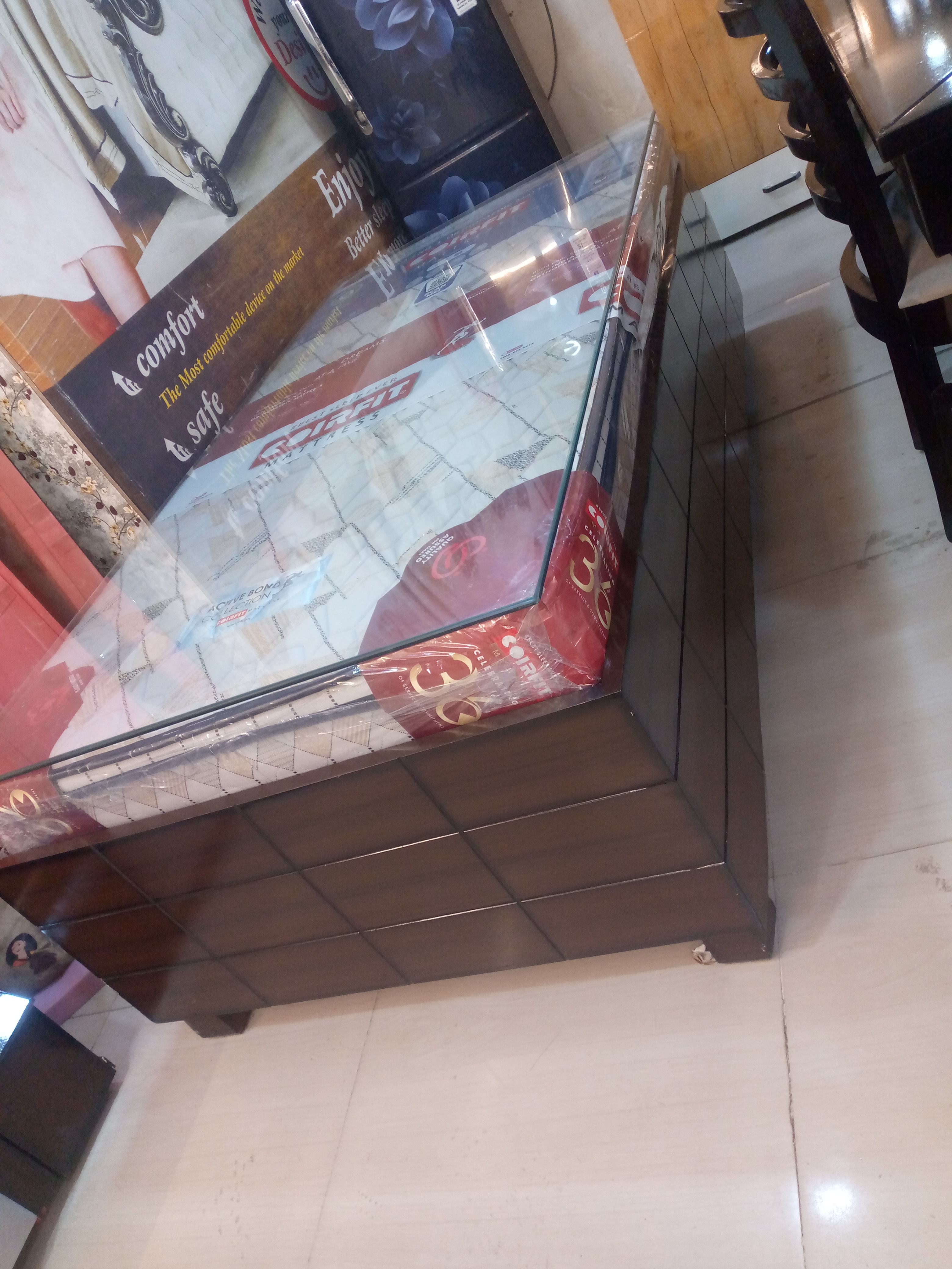 Divan . view 2