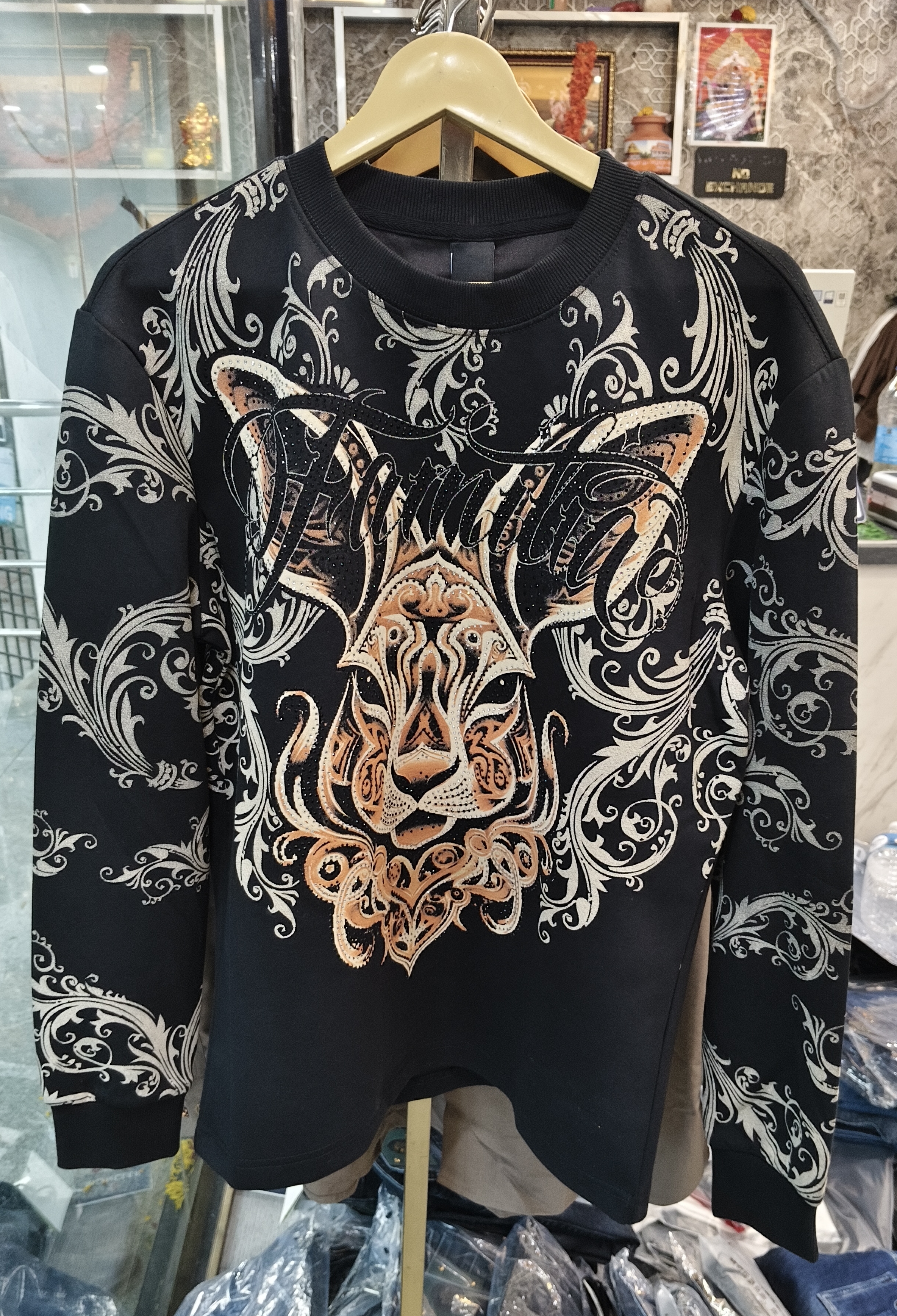 Flamiline Graphic Sweatshirt view 2