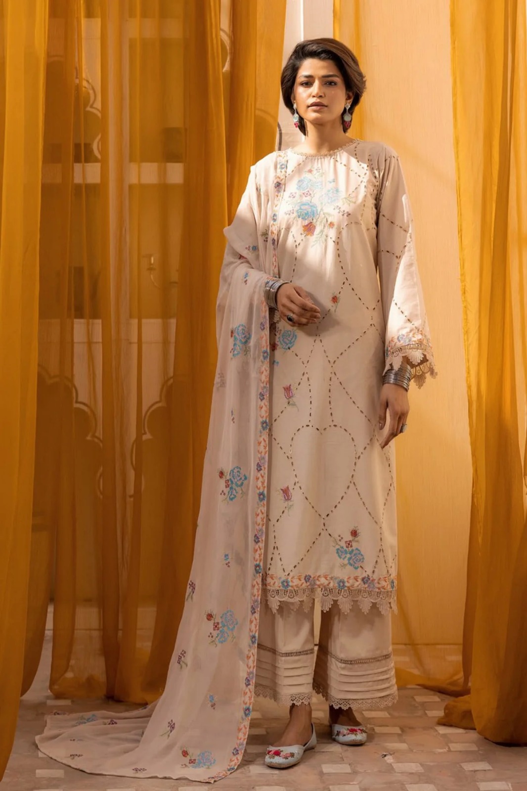 Gul-e-Bahaar Lawn By Khoobsurat Embroidered Lawn Suit G - 09 / SD00135 view 5