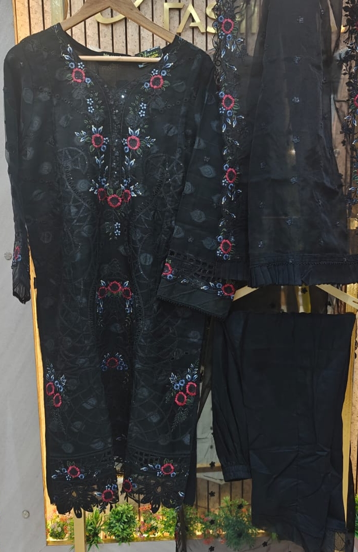 Heavy mbroidered Organza Stitch Suit - Black / DF0018 view 5