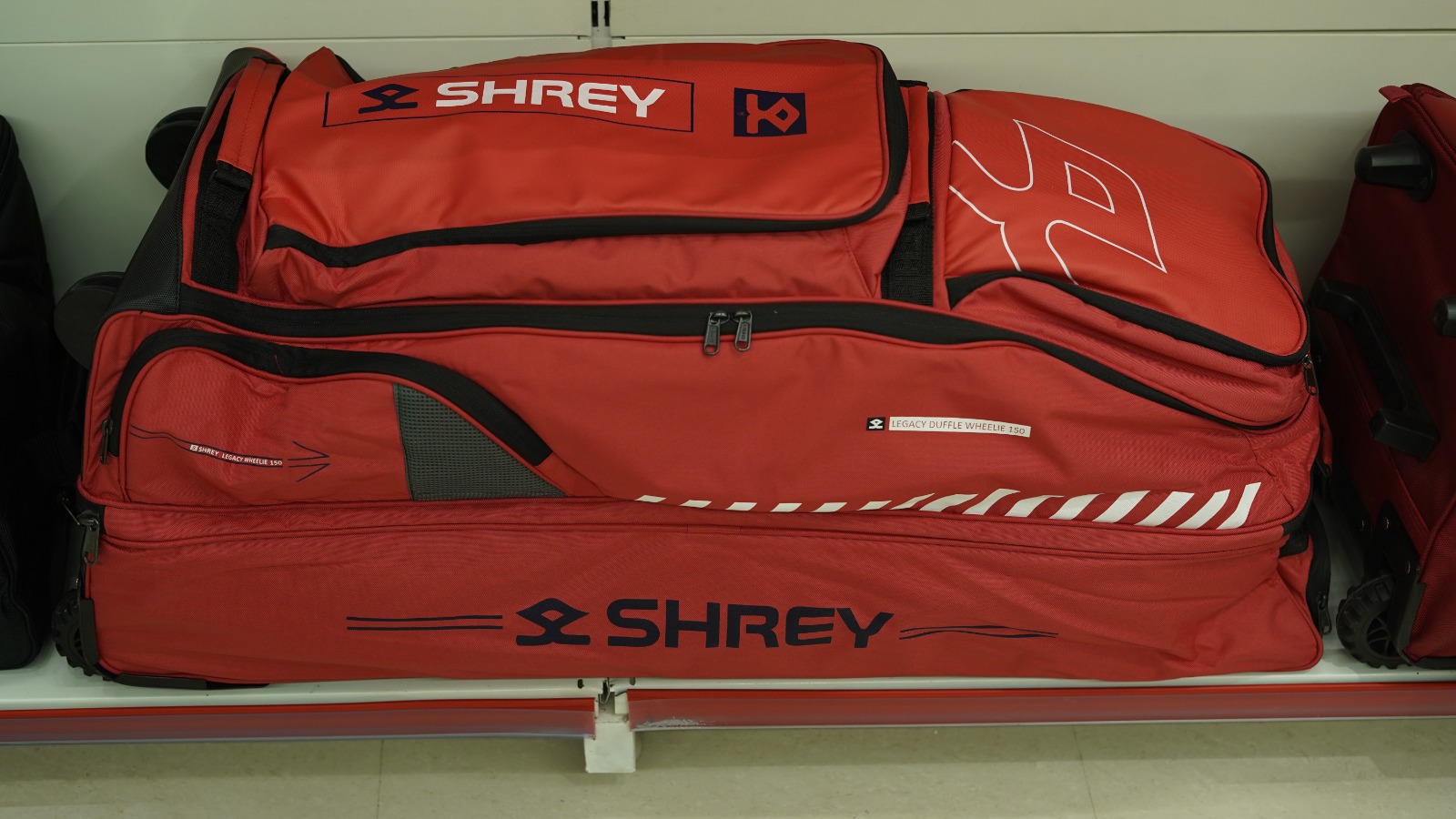 Shrey Legacy Duffle Wheelie 150 view 2