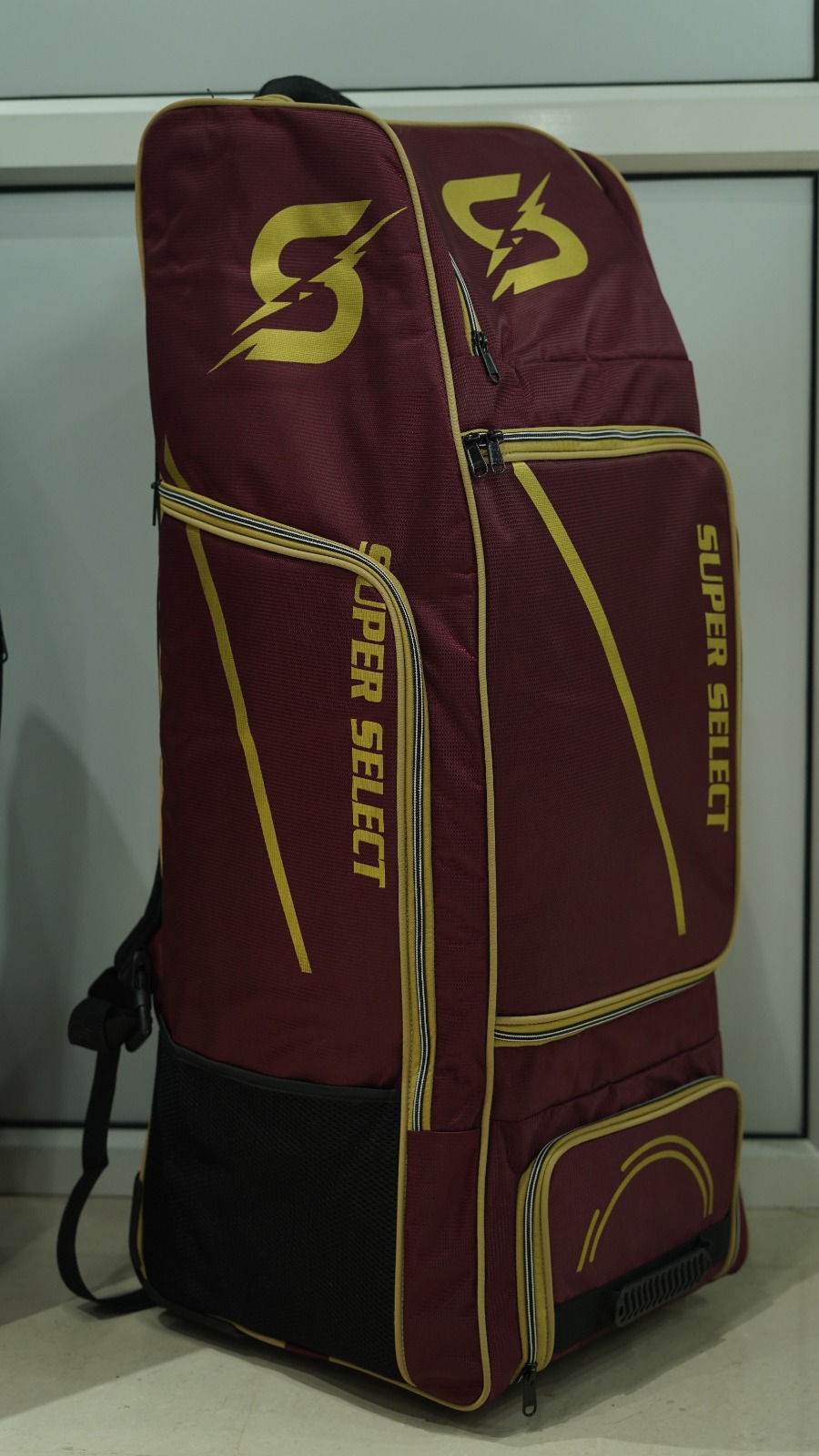 Super Select Cricket Kit Bag view 2