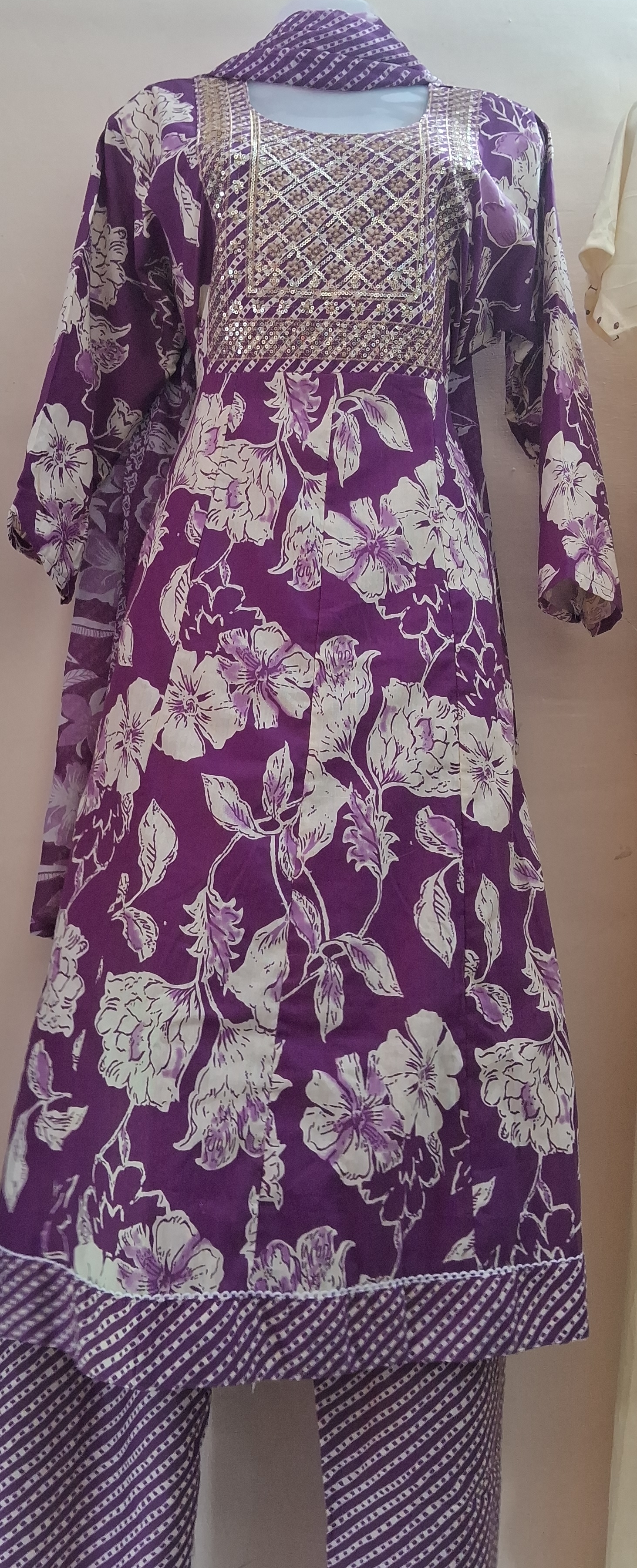 Floral Printed Salwar Kameez view 2