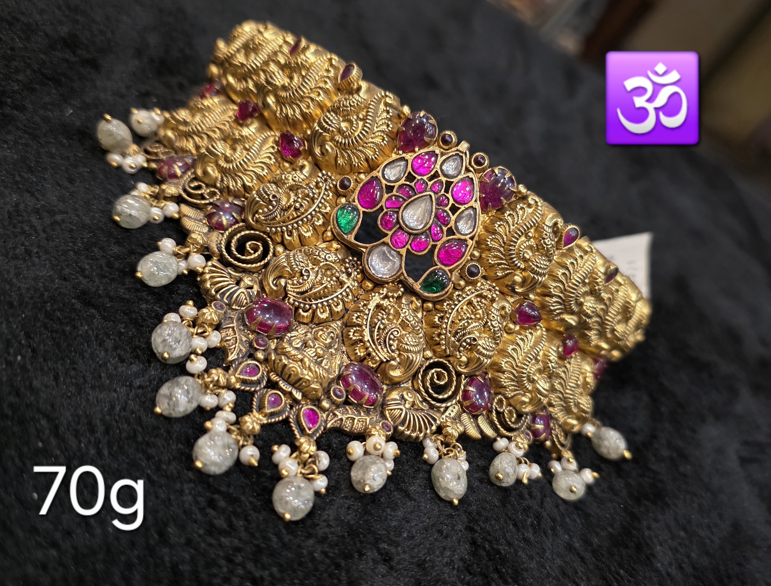 Traditional Jewelry Set view 2
