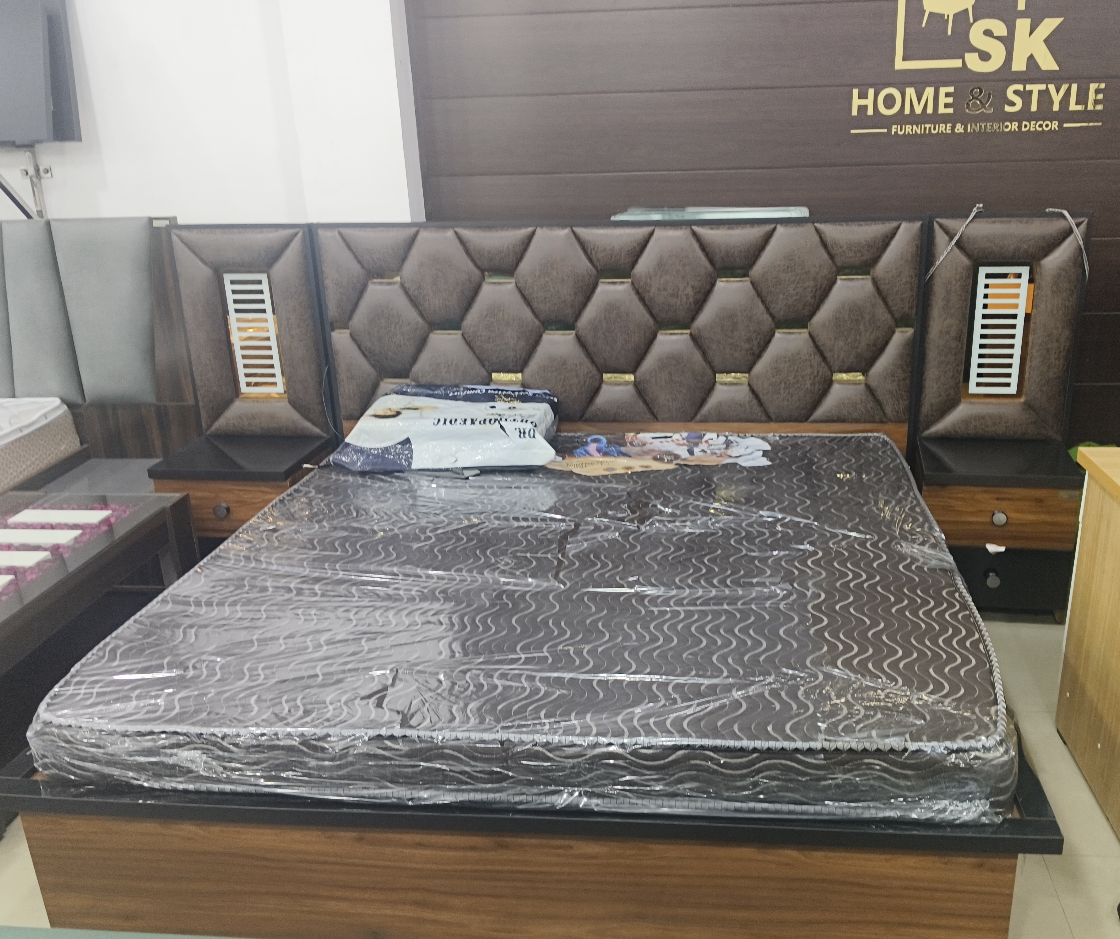 SK Home & Style Contemporary Bed view 2