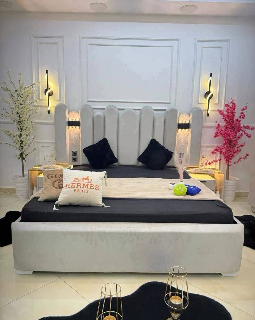 Luxury King Size Bed Lemp view 2