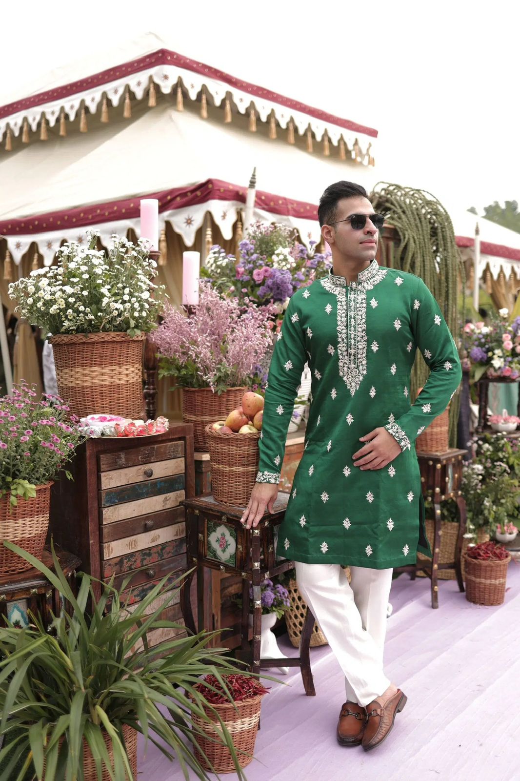 Green Embroidered Kurta view 2