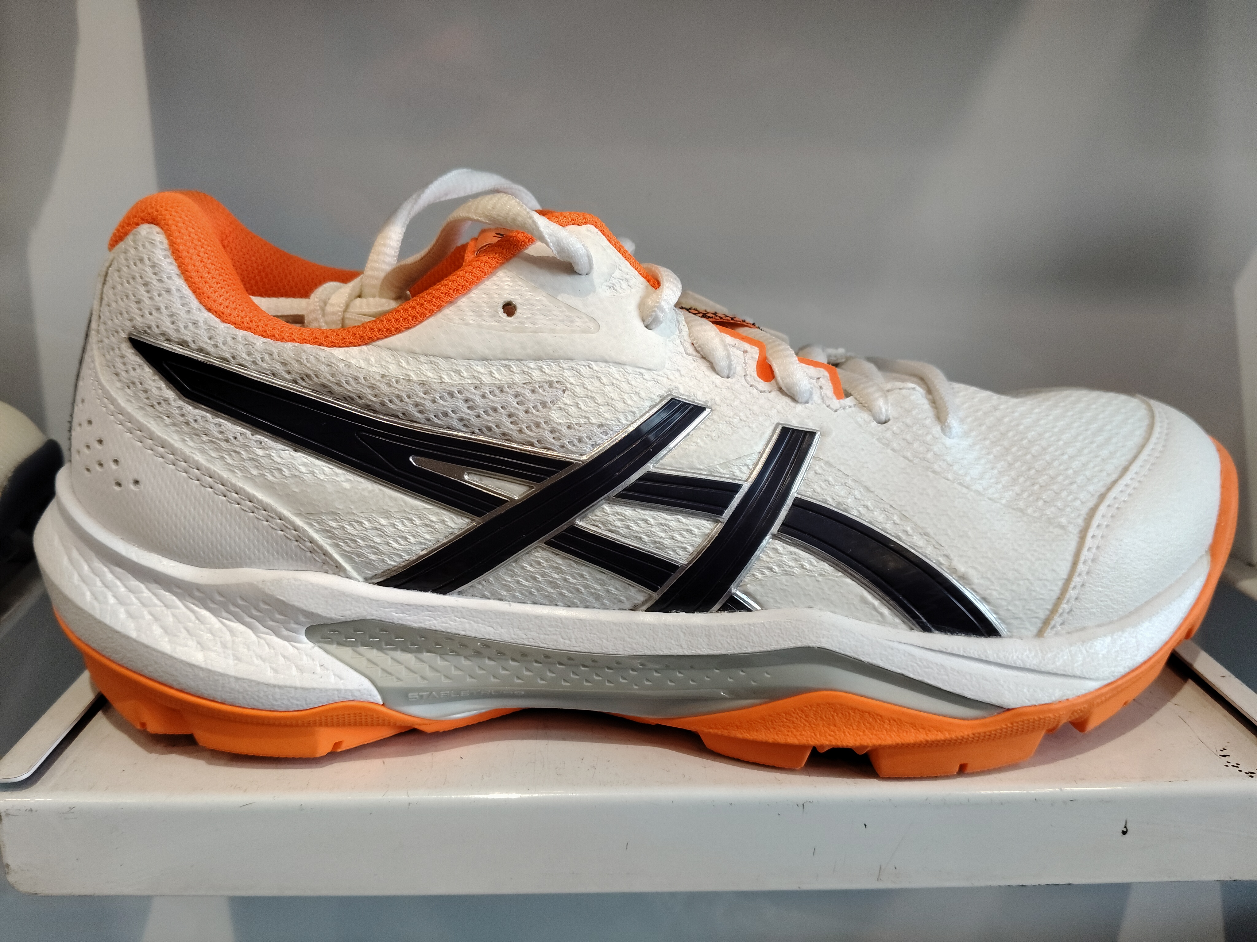 Asics Cricket Shoe view 2