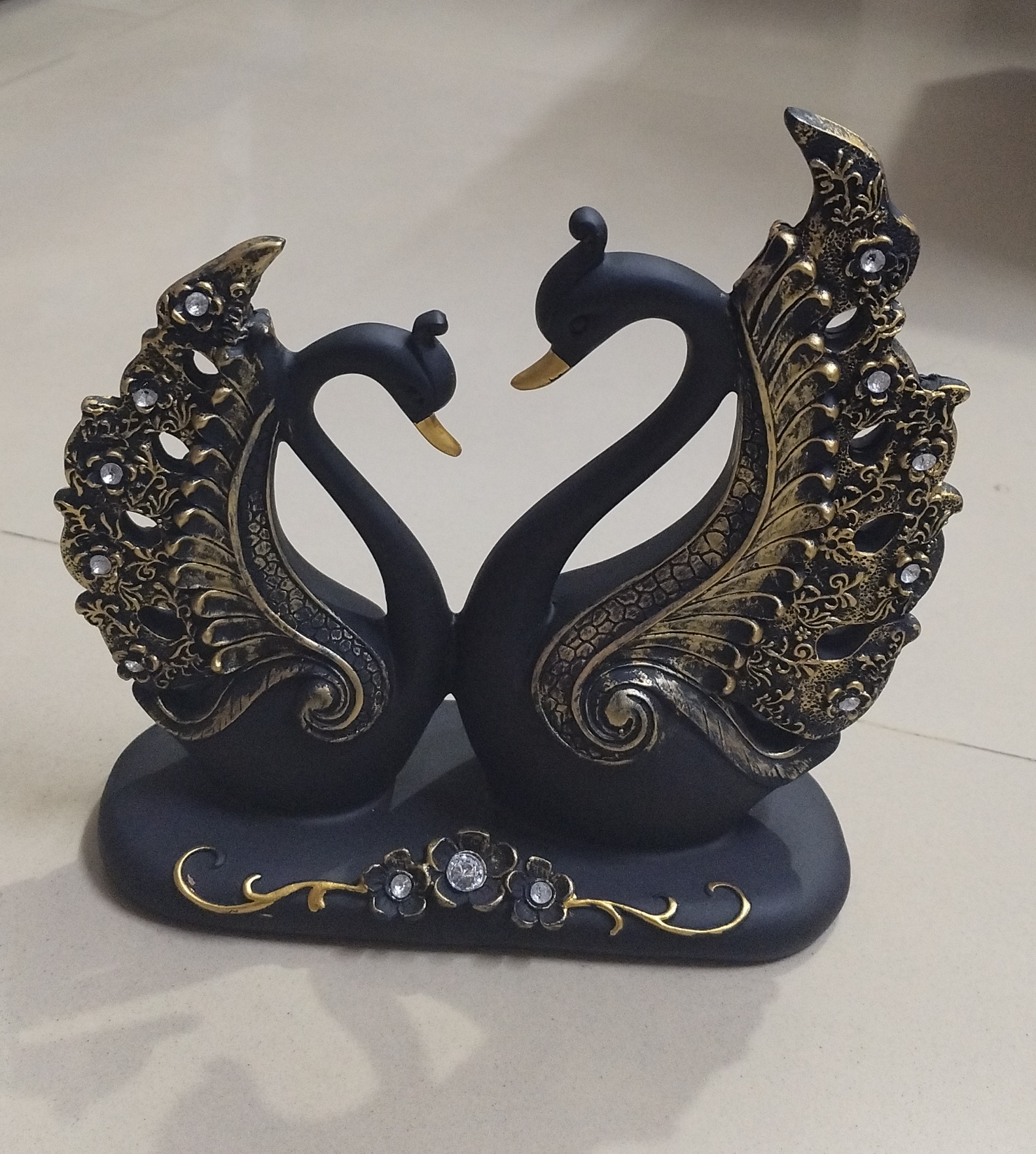 Elegant Swan Sculpture view 2