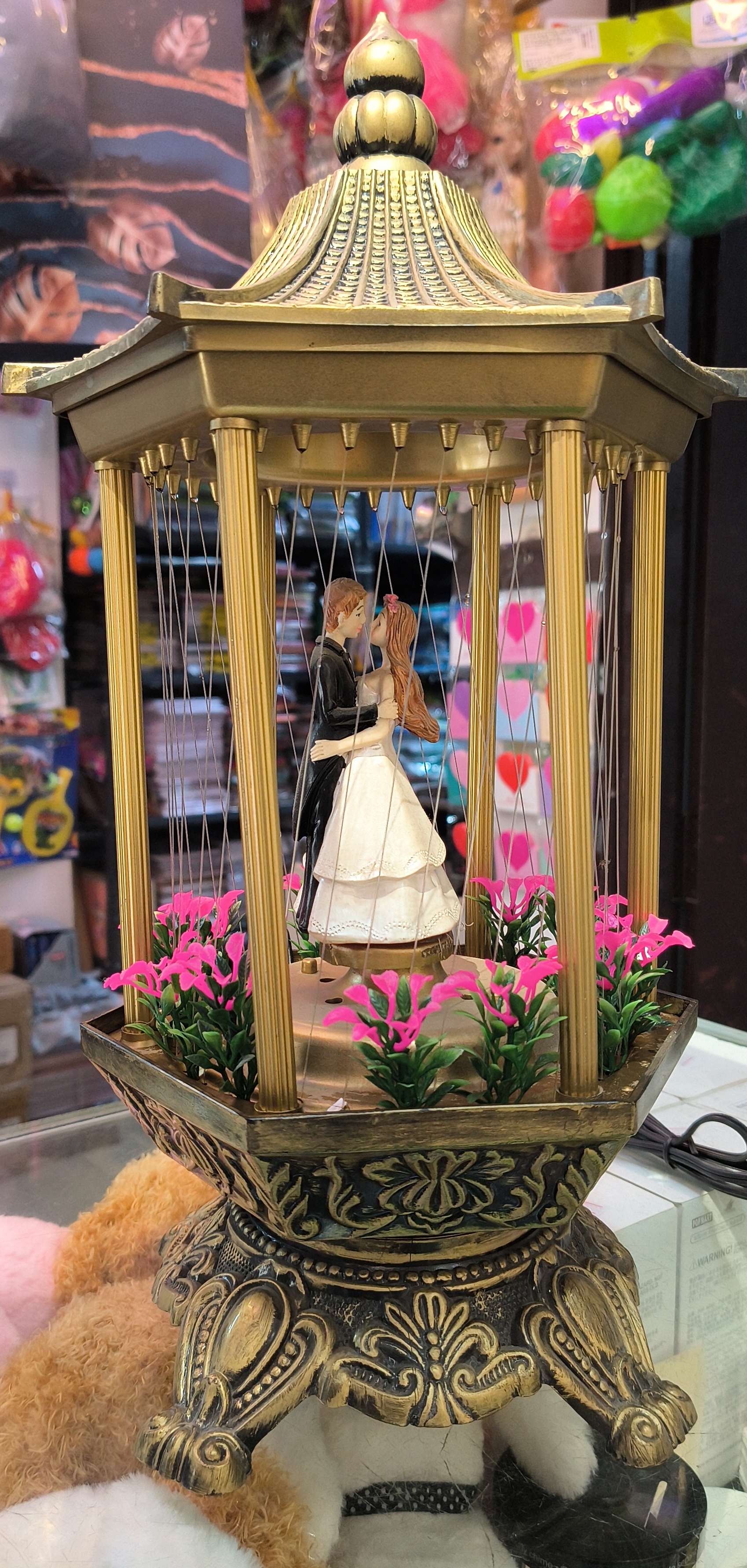 Wedding Couple Decorative Figurine view 2