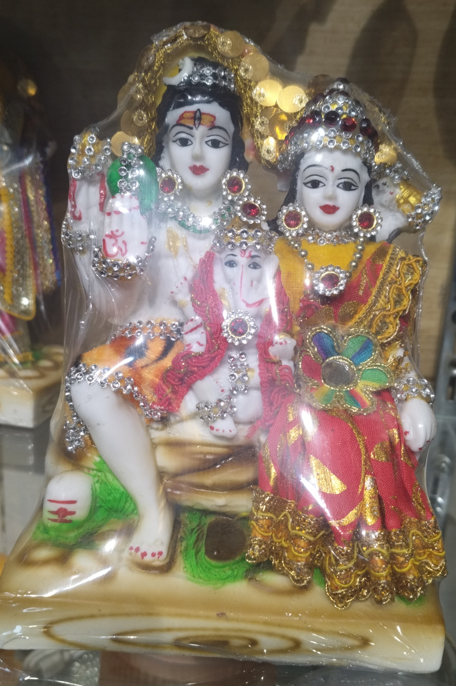Ganesha and Parvati Idol view 2