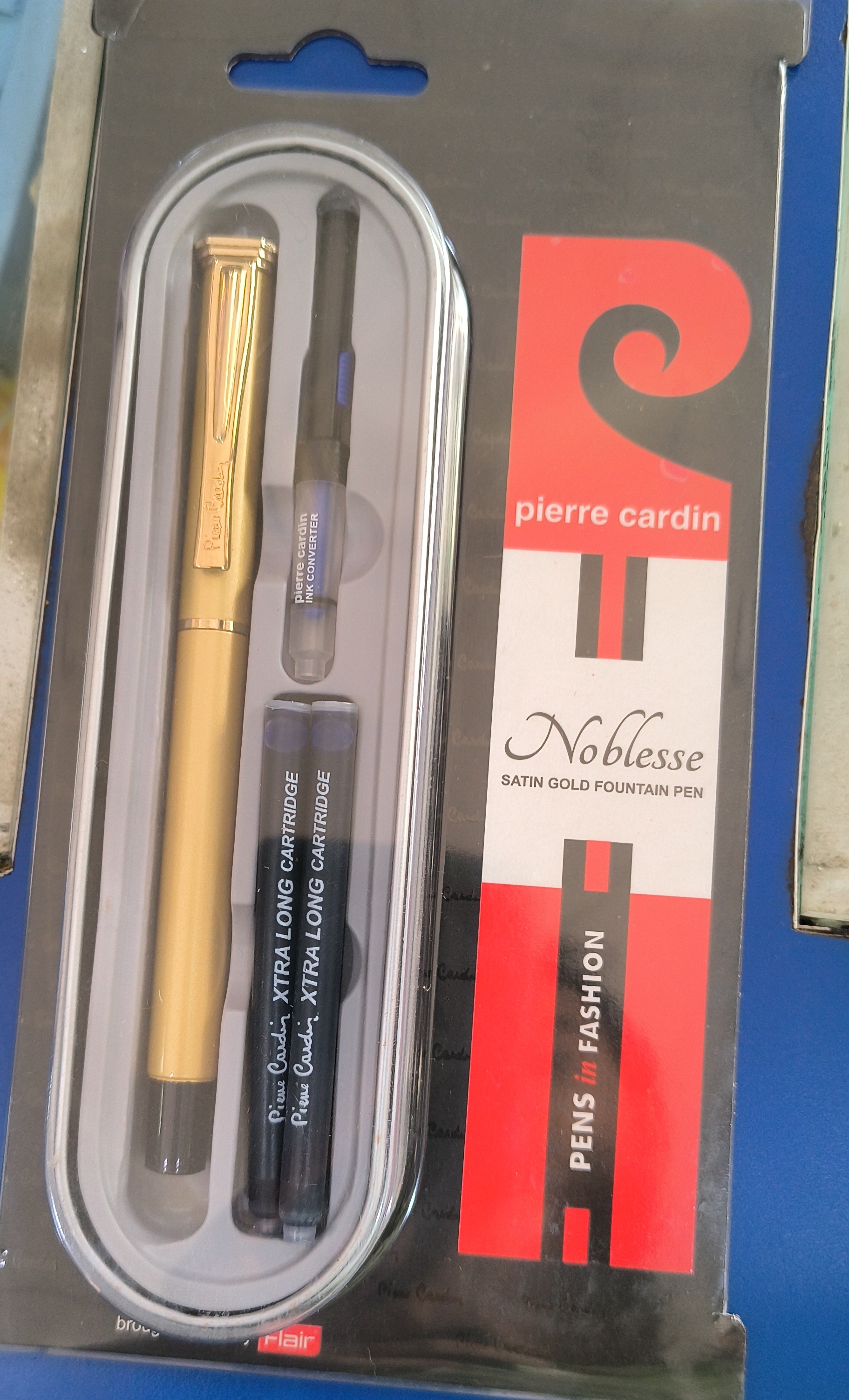 Pierre Cardin Noblesse Satin Gold Fountain Pen view 2