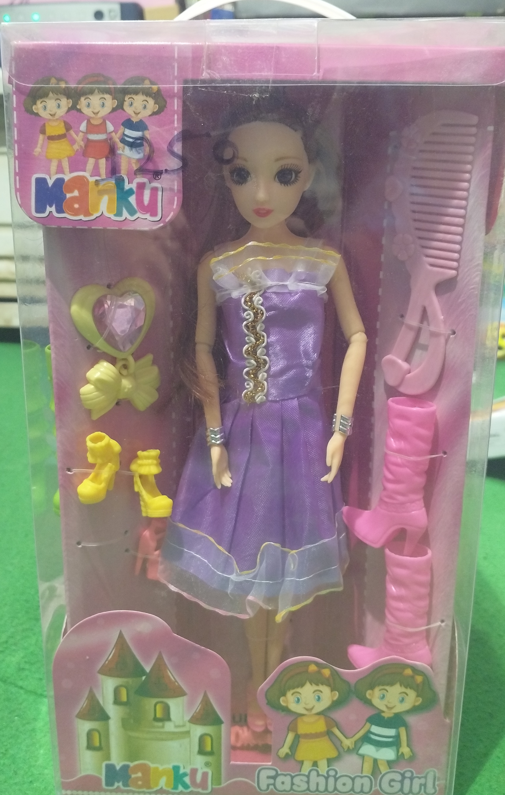 Manku Fashion Girl Doll view 2