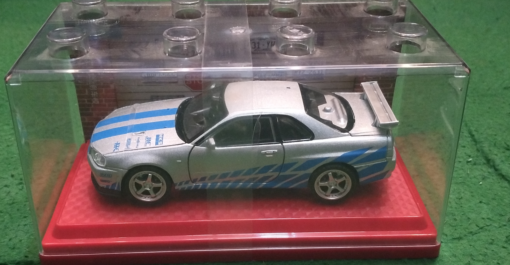 Nissan Skyline GT-R Diecast Model view 2