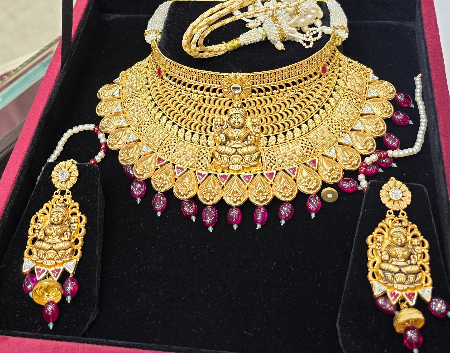 Traditional Gold Necklace Set view 2